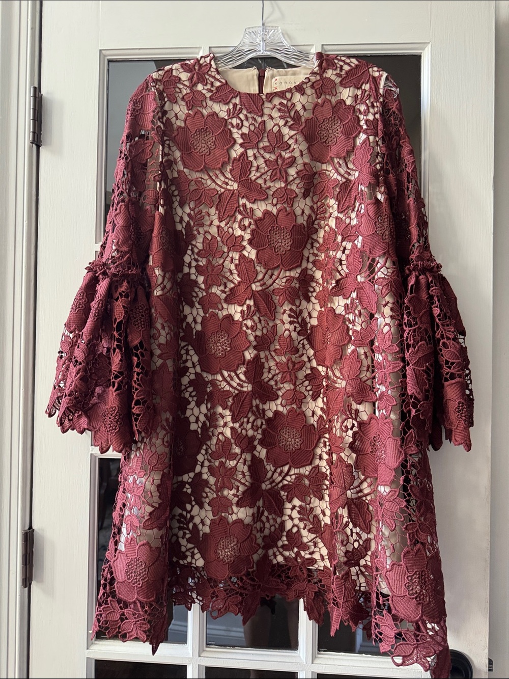 Women’s Lace Shift Dress in Burgundy